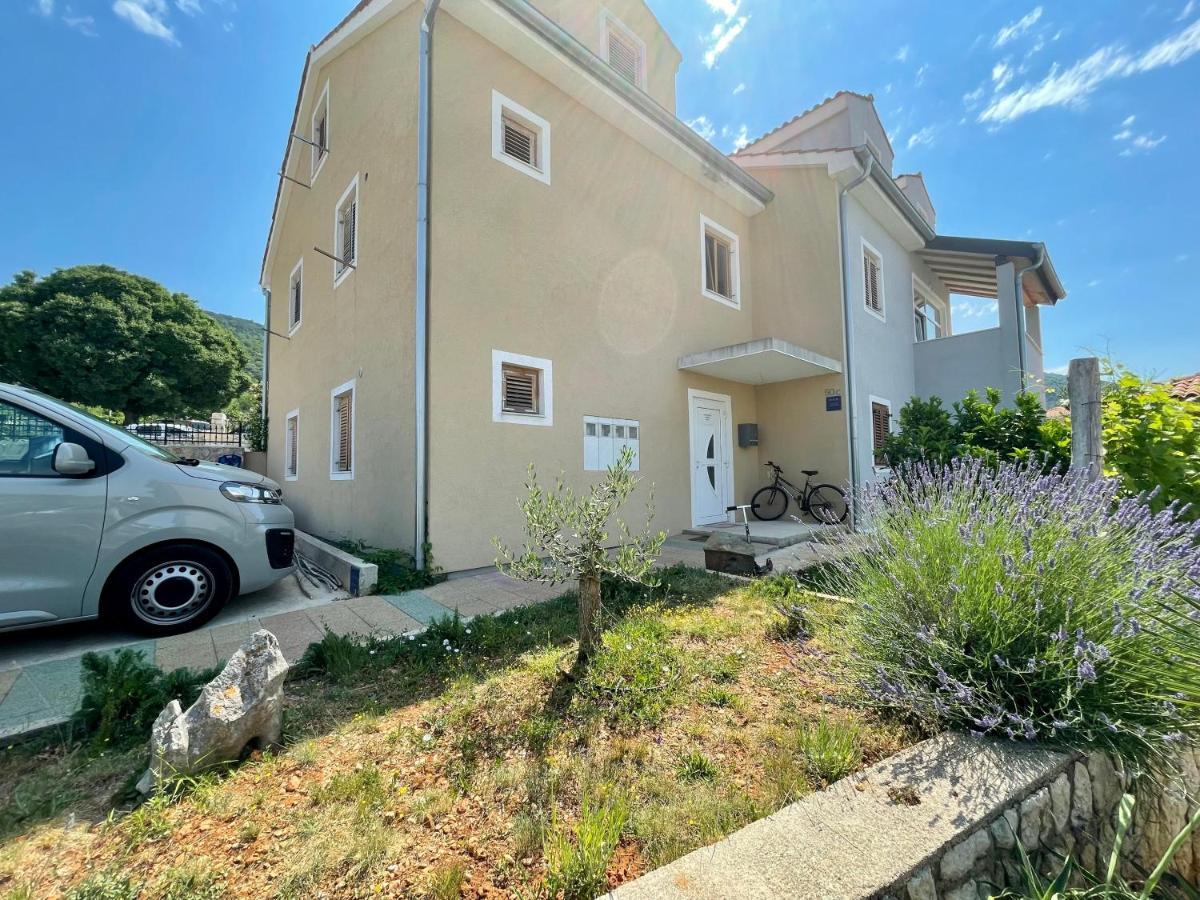 Lovro #1 & #2 Apartments Cres Kültér fotó