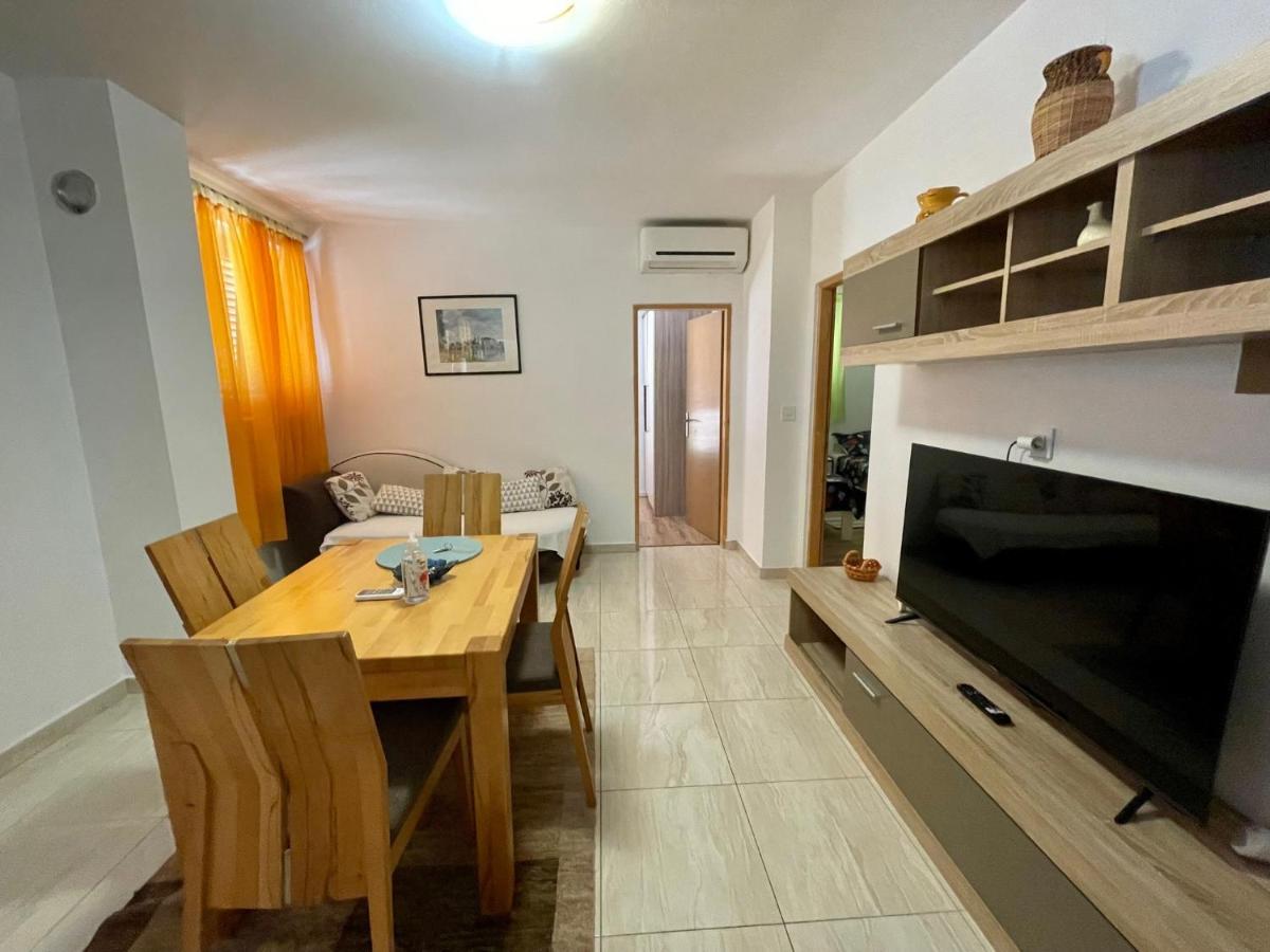 Lovro #1 & #2 Apartments Cres Kültér fotó