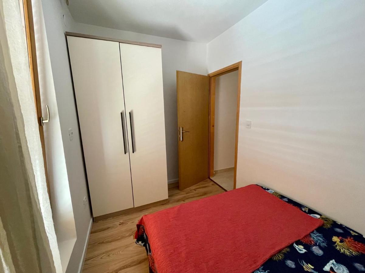 Lovro #1 & #2 Apartments Cres Kültér fotó