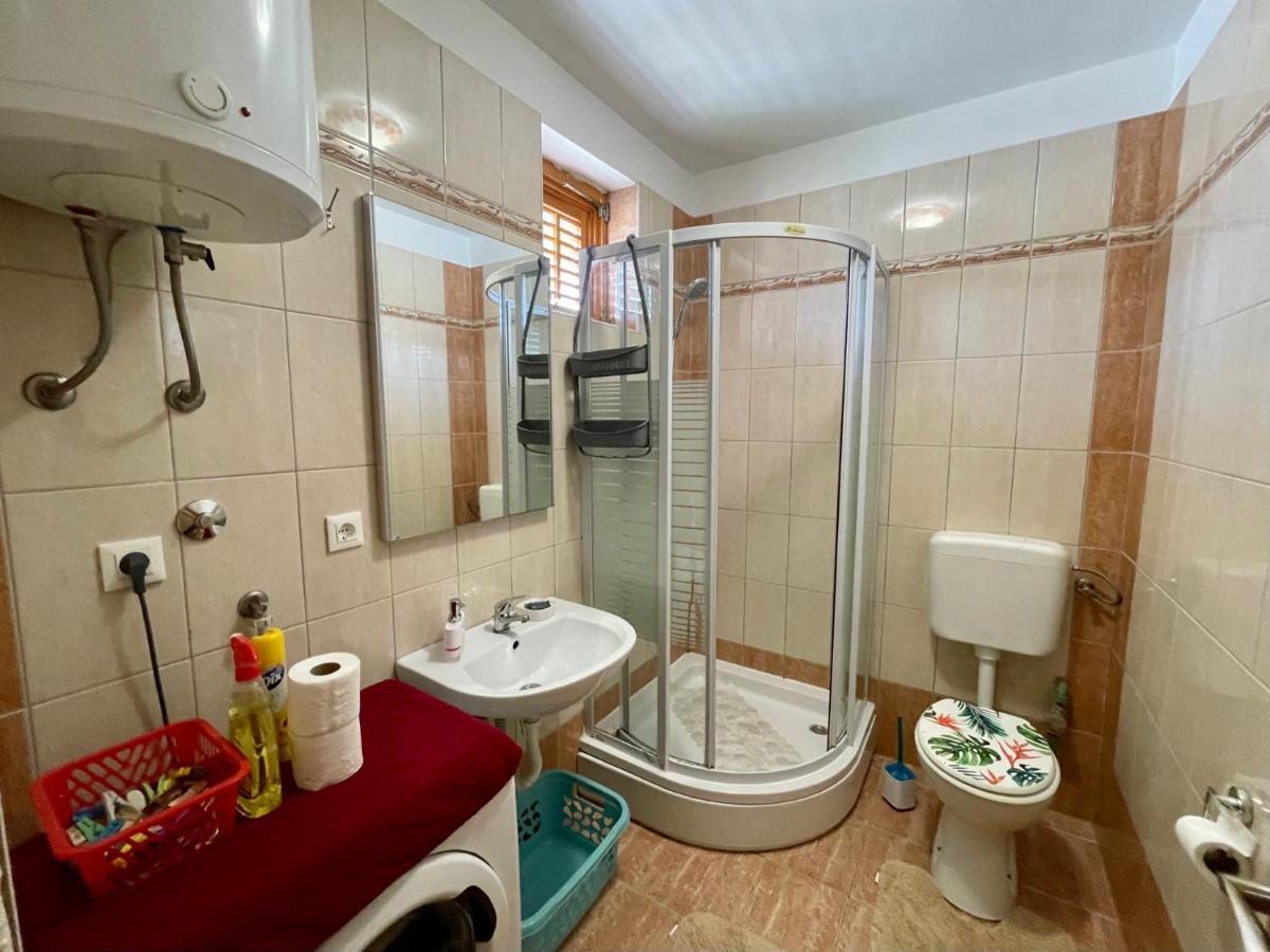 Lovro #1 & #2 Apartments Cres Kültér fotó